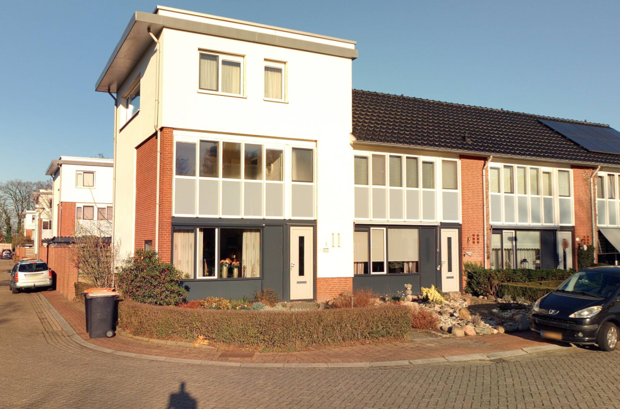 Meidoornhof 107 Borne